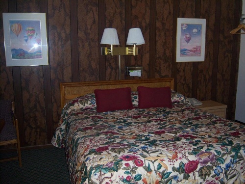 Shasta Dam Motel image 18